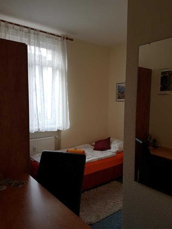 Pension Hubertus Берлин Экстерьер фото